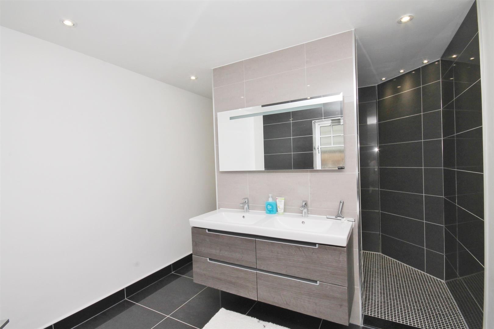 THREE SECTIONED EN-SUITE BATH/SHOWER ROOM